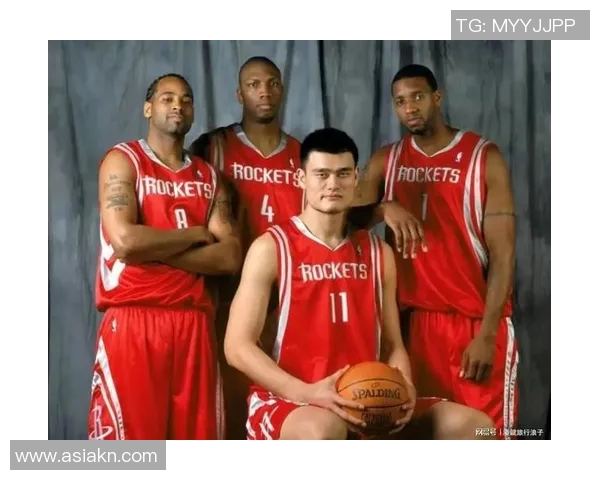 姚明成为首位入选NBA名人堂的华人球员，掀起中国篮球新浪潮