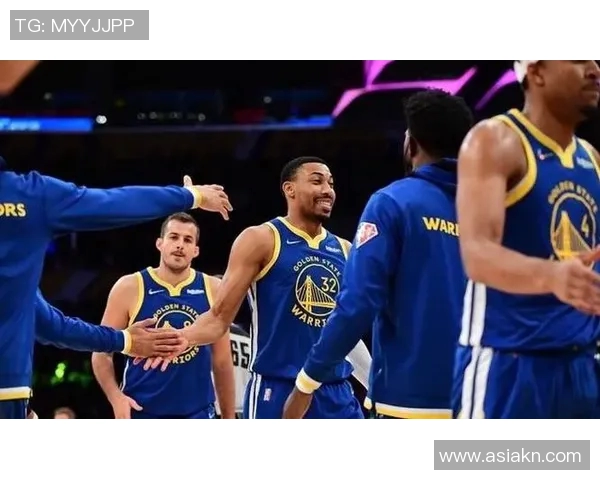 尤文图斯官宣签下里昂中场安德森,强化中场深度阵容 尤文图斯官宣签下里昂中场安德森,强化中场深度阵容